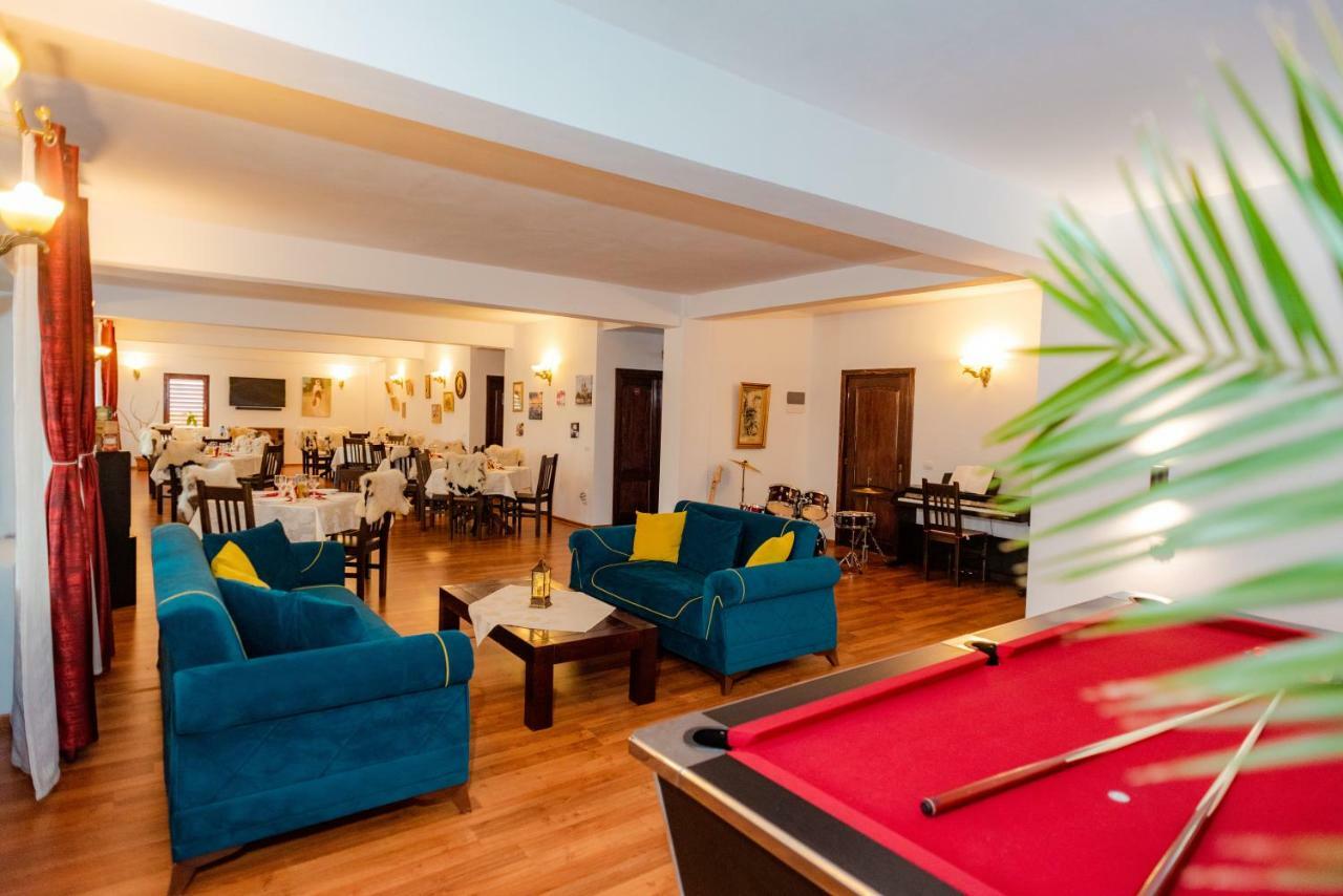Tango Margo Hotel Valea Lupului  Eksteriør billede